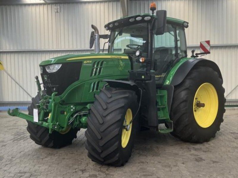 John Deere 6215R
