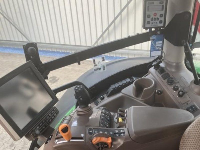 John Deere 6215R