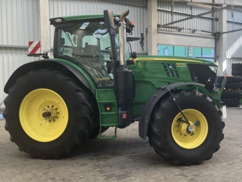 John Deere 6215R