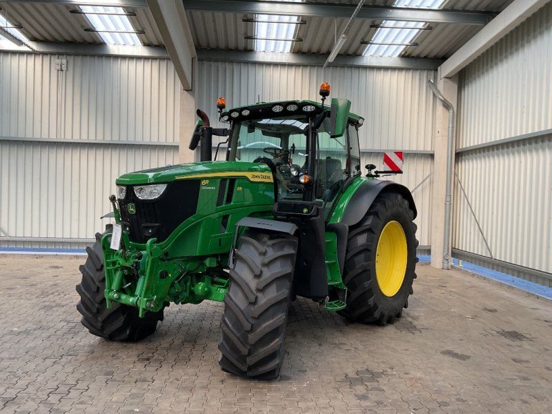 John Deere 6R 215