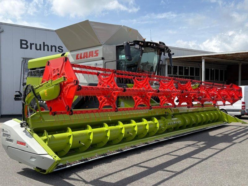 Claas Lion 8700 TT mit Vario 1230 Vorführmaschine