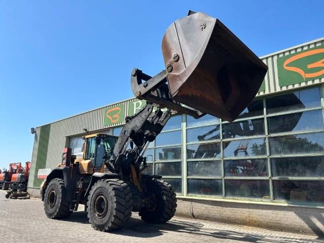 Volvo L 220 H