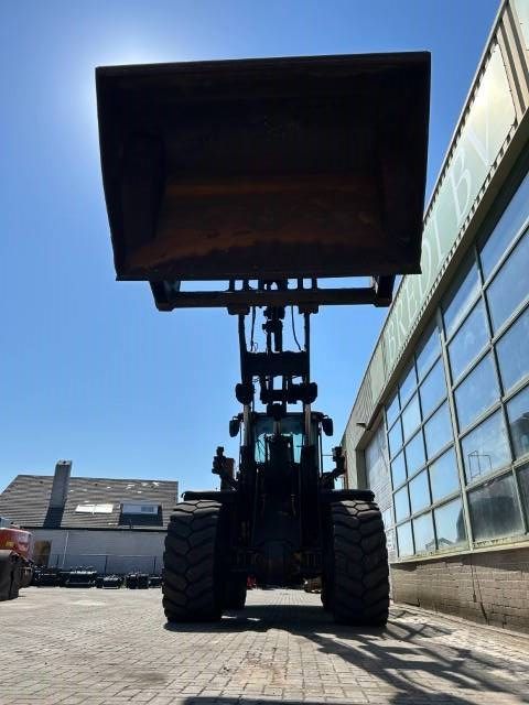 Volvo L 220 H