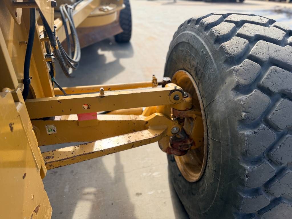 CAT 140M2