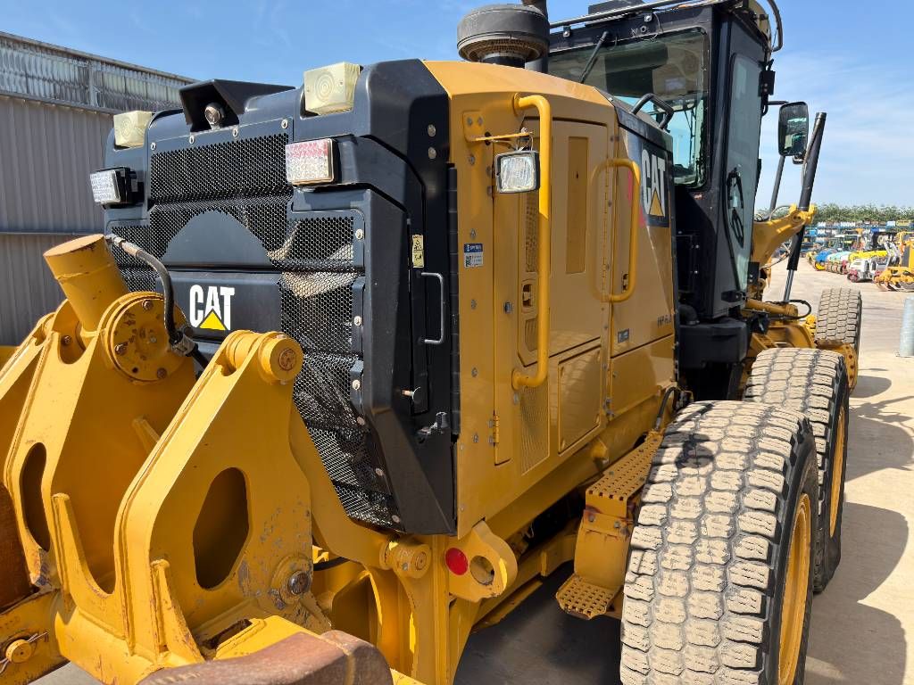 CAT 140M2