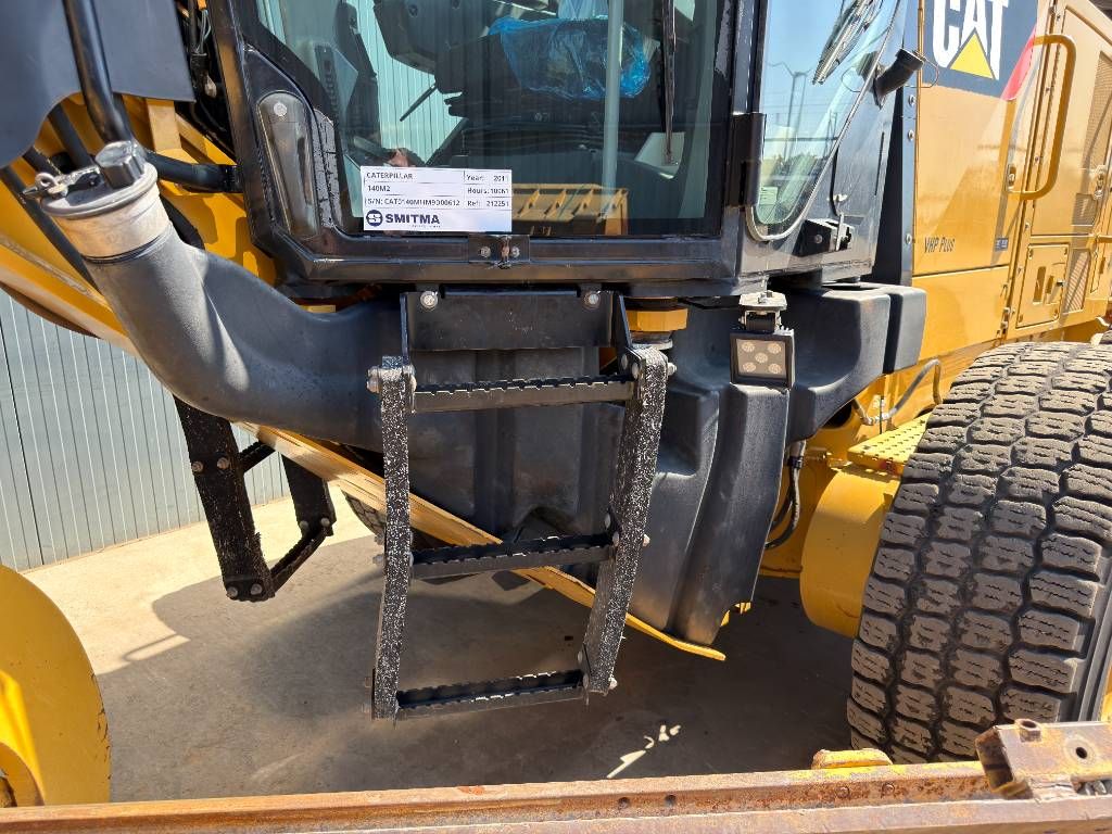 CAT 140M2