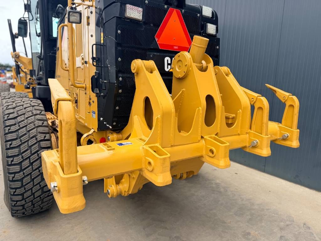 CAT 140M3