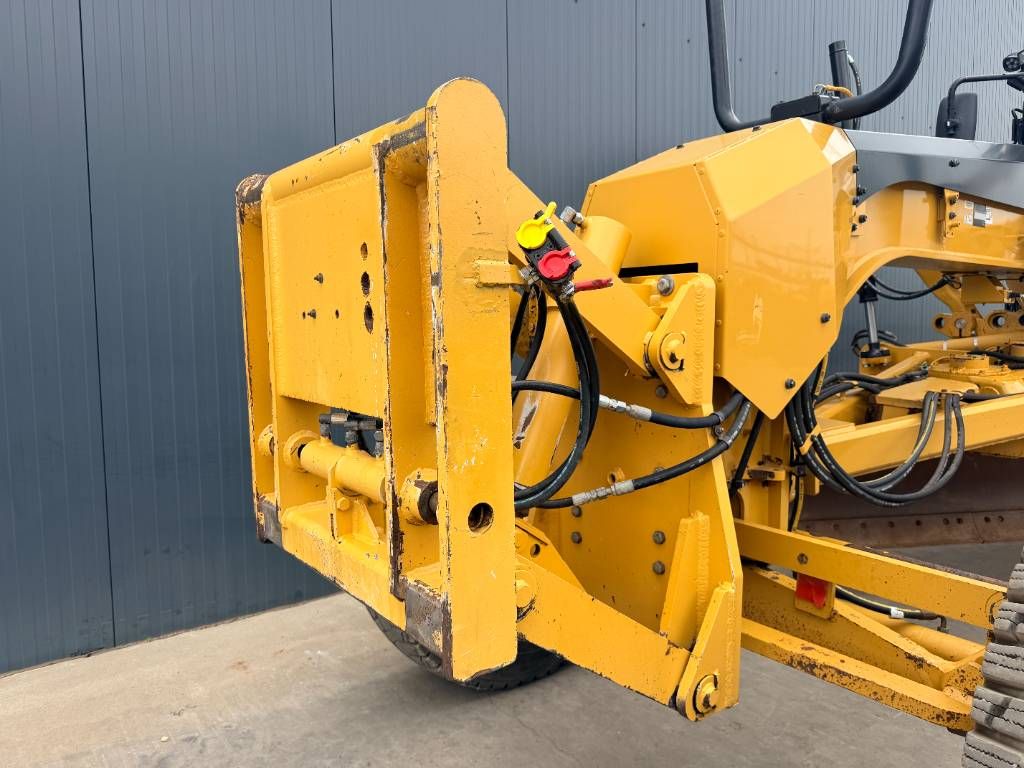 CAT 140M3