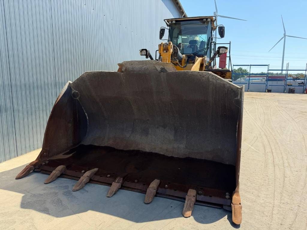 CAT 972M