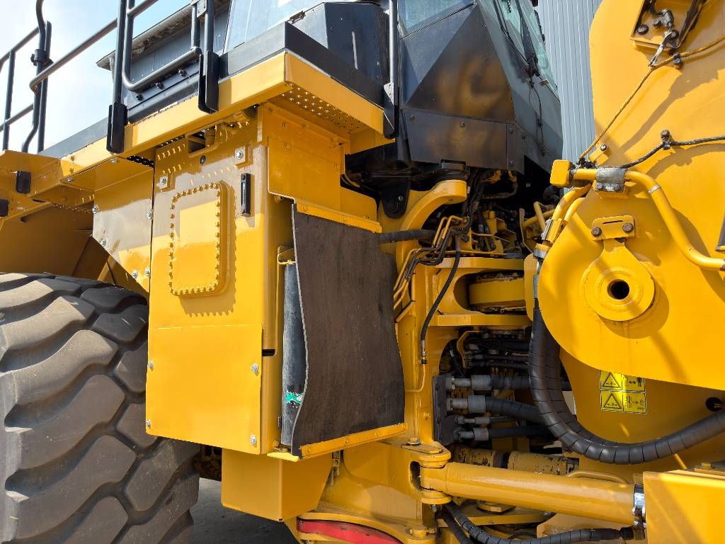CAT 988K