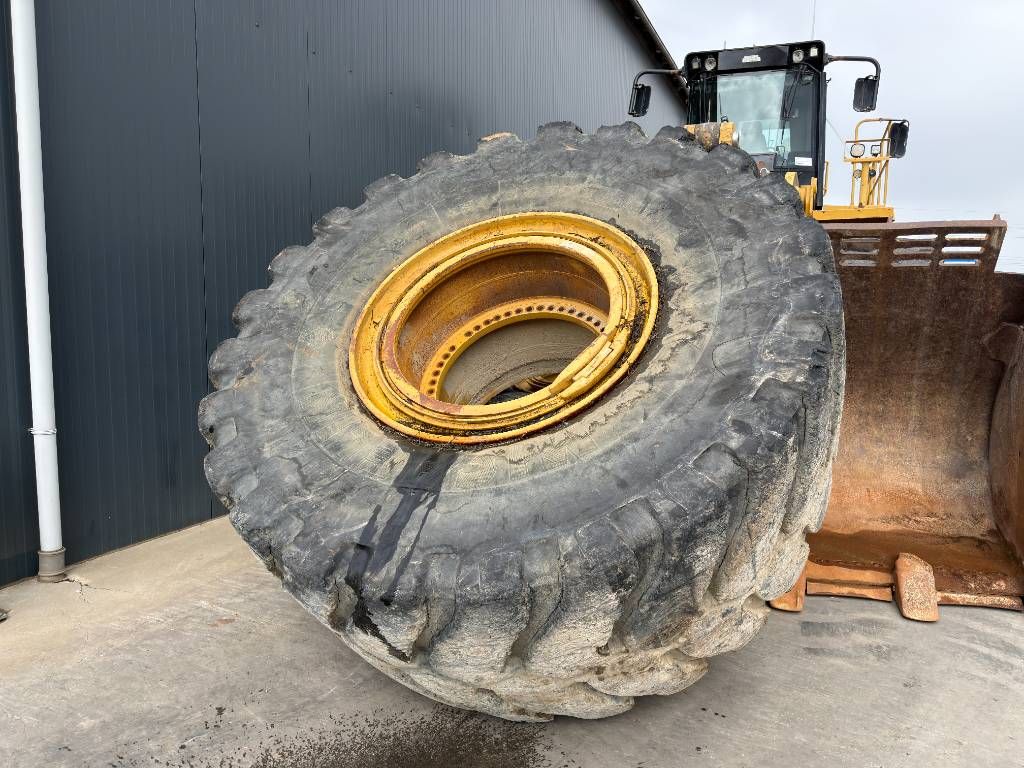 CAT 990H