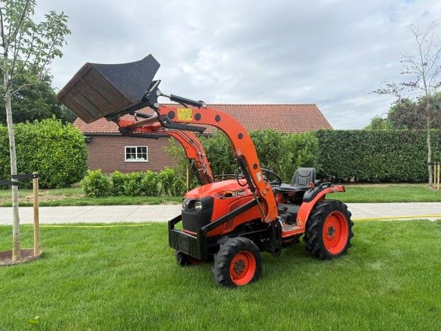 Kubota B2741S met voorlader