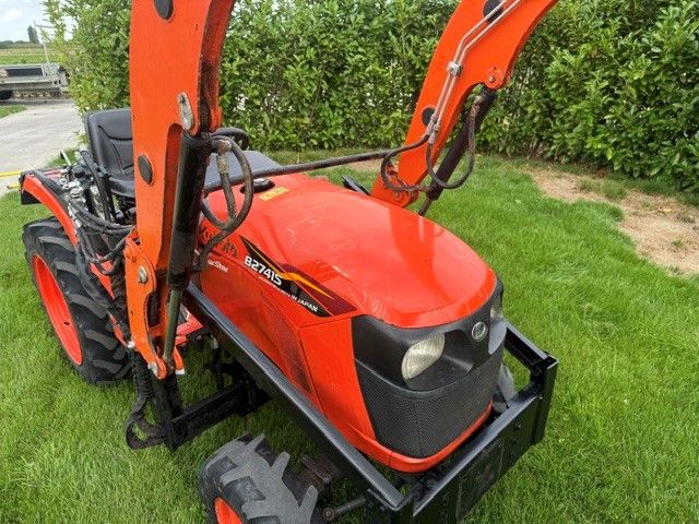 Kubota B2741S met voorlader