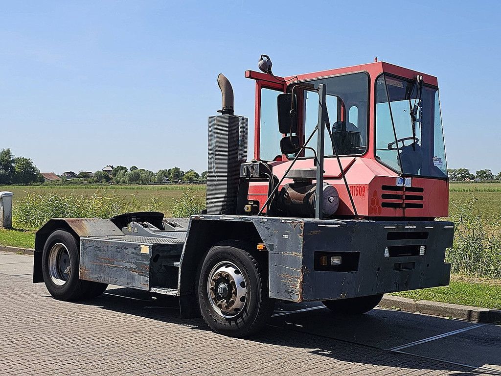 MOL YT200 terminal tractor