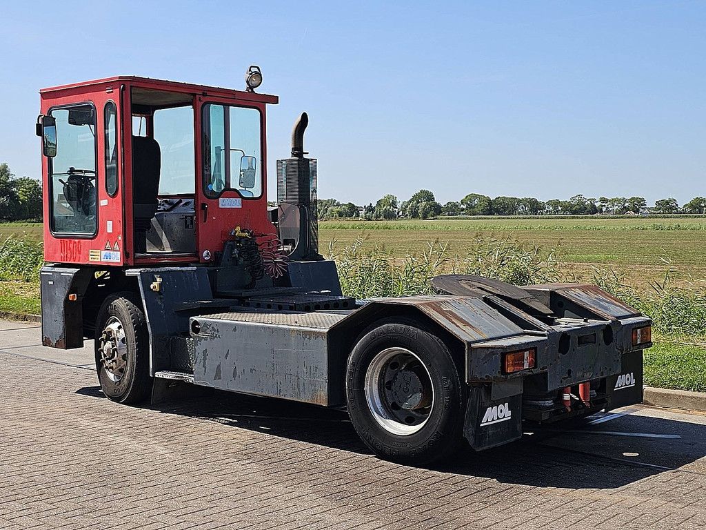 MOL YT200 terminal tractor