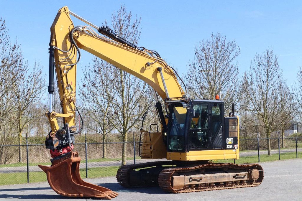 Caterpillar 325 F LCR | ROTOTILT | BUCKET