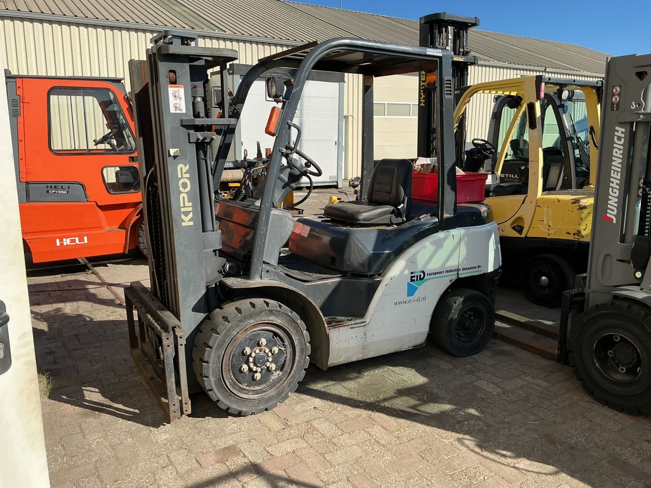 Te Koop Heftruck 3 Ton met kapotte motor prijs is bieden