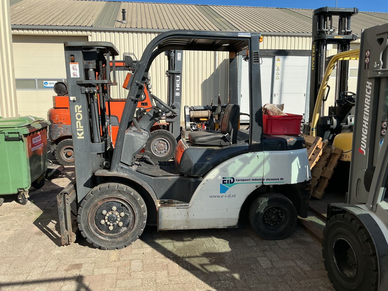 Te Koop Heftruck 3 Ton met kapotte motor prijs is bieden