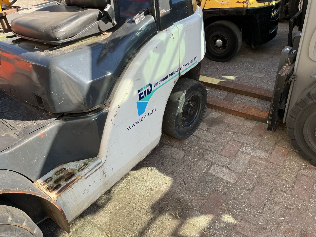 Te Koop Heftruck 3 Ton met kapotte motor prijs is bieden