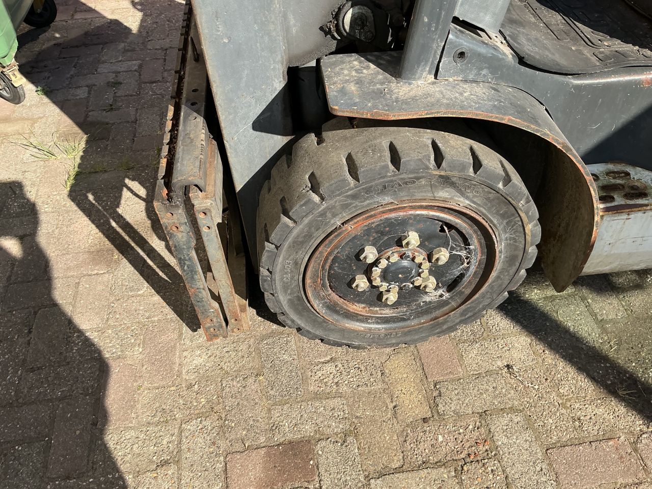 Te Koop Heftruck 3 Ton met kapotte motor prijs is bieden
