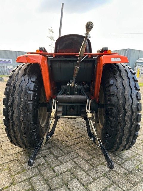 Kubota B1600