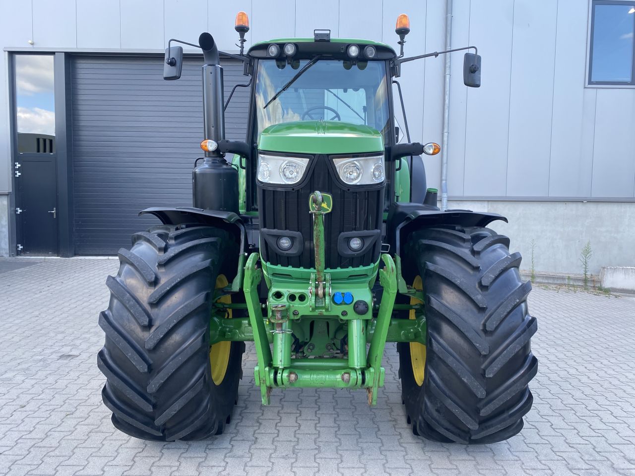 John Deere 6175M