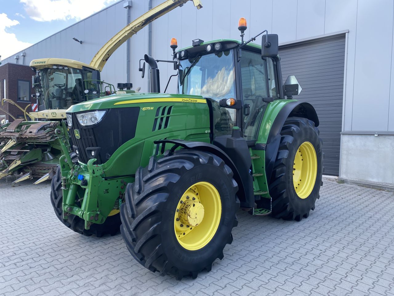 John Deere 6175M