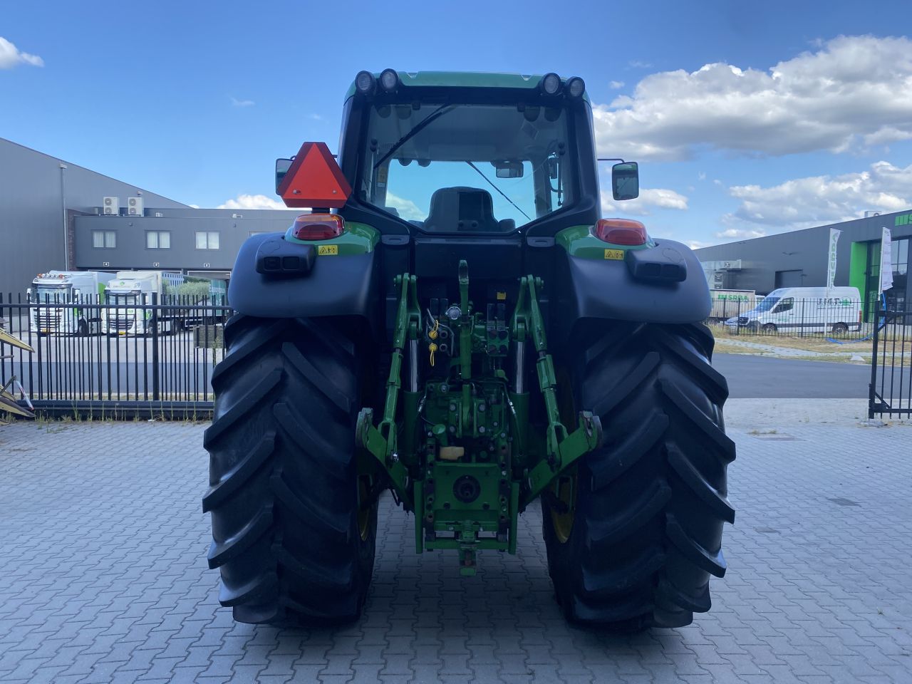 John Deere 6175M