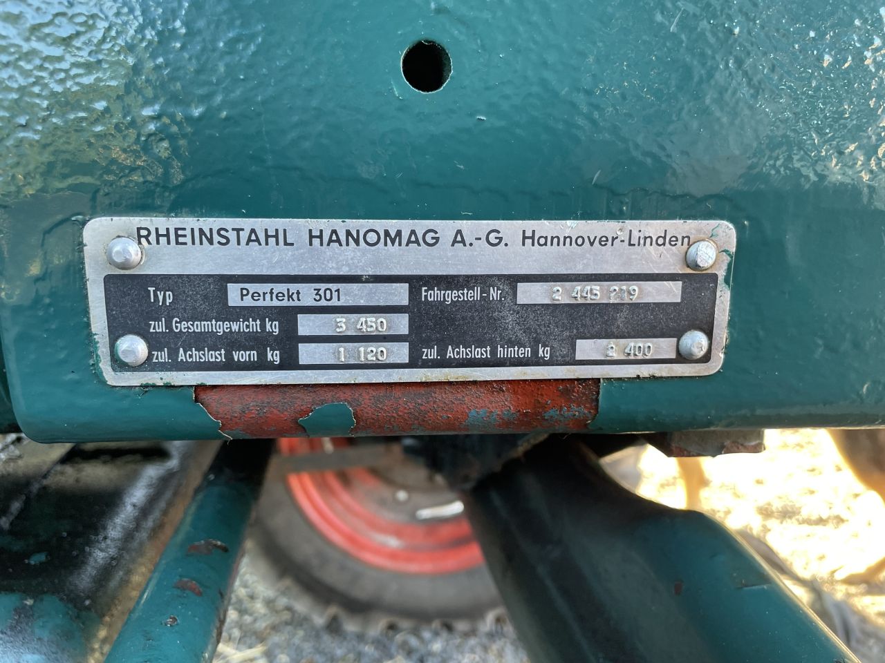 Tekoop hanomag perfekt 301