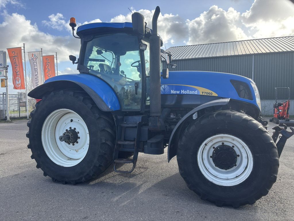 NEW HOLLAND T7060