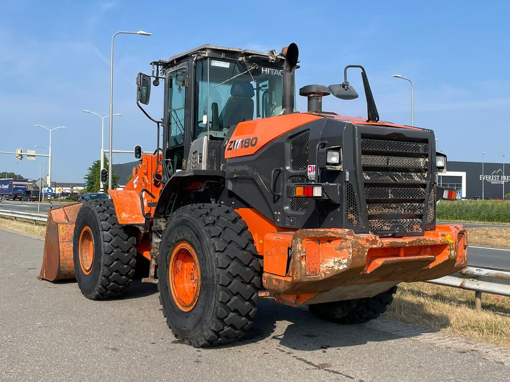 Hitachi ZW180-5B