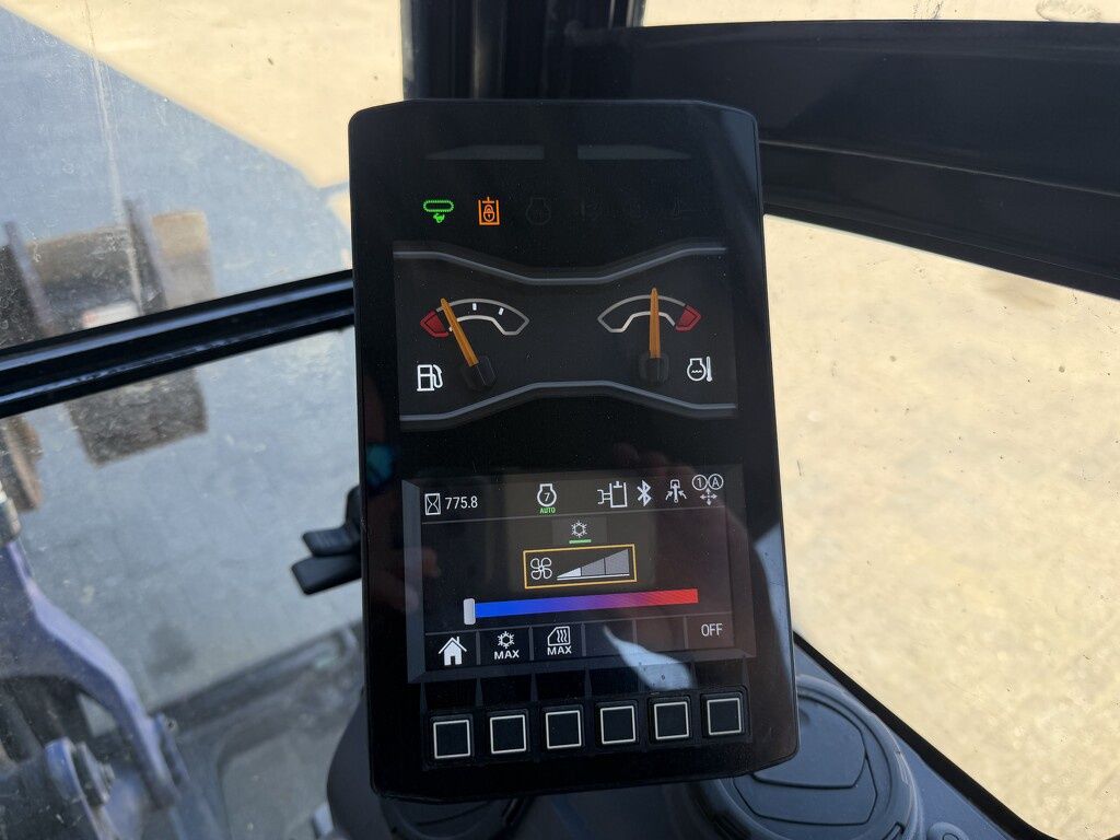 Caterpillar 302 CR minigraver BJ 2023 775 uur €340 LEASE