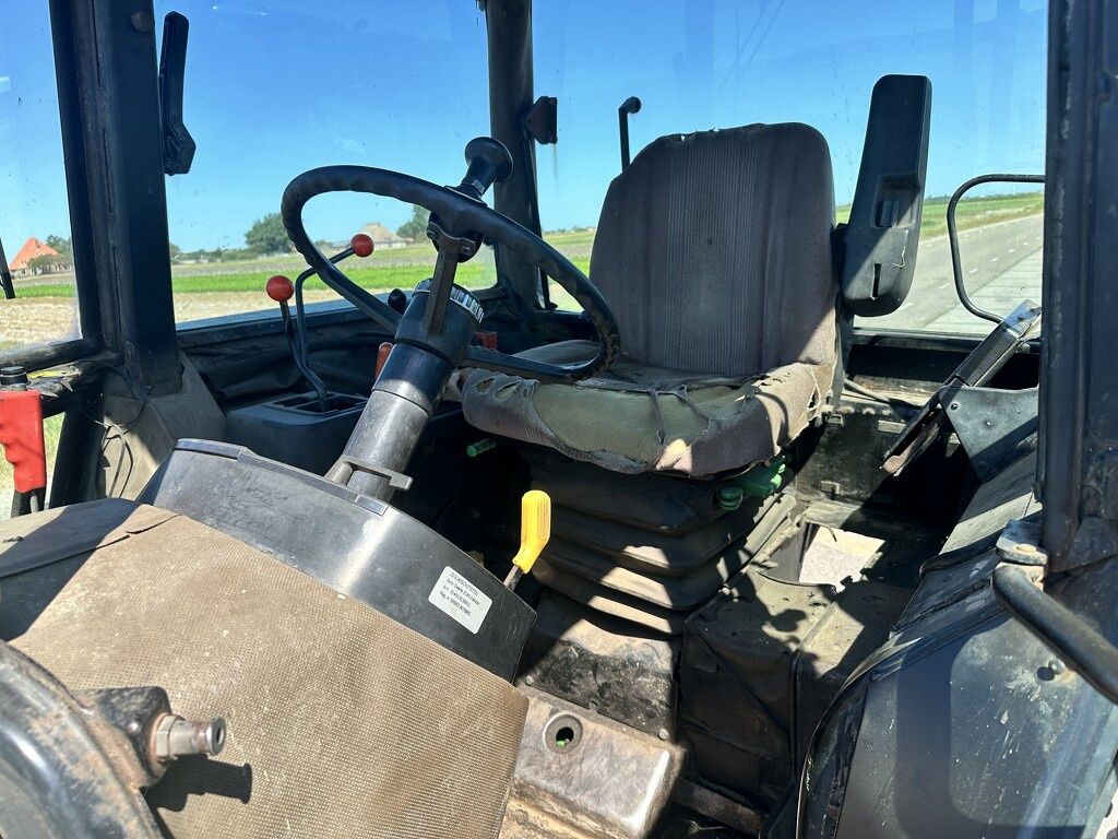 John Deere 3140