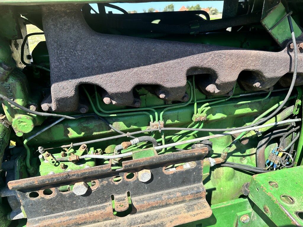John Deere 3140