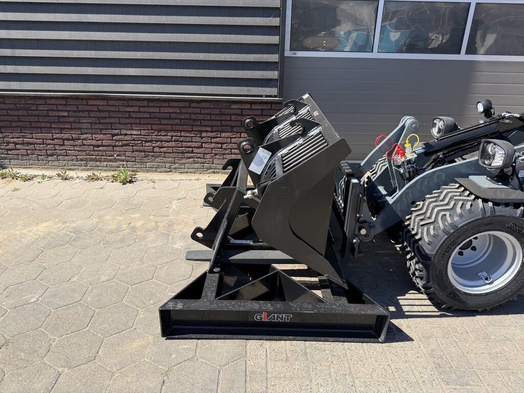 Giant G1500 L X-tra minishovel NIEUW