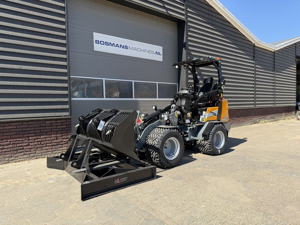Giant G1500 L X-tra minishovel NIEUW