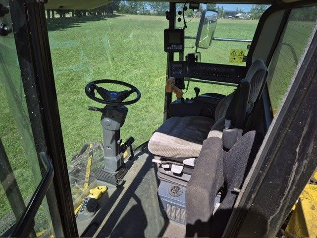 New Holland FX38