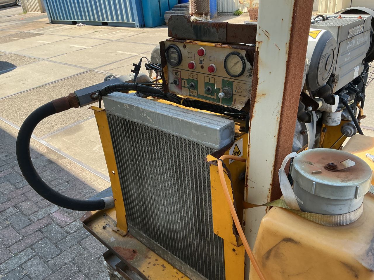 Te koop compact Comressor met Deutz 3 Cilinder diesel