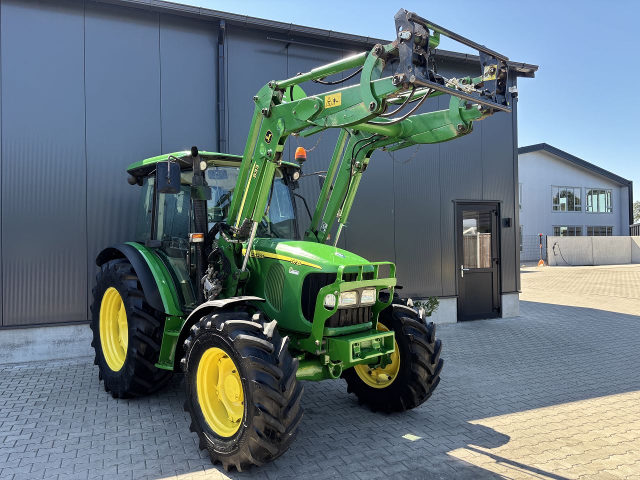 John Deere 5720