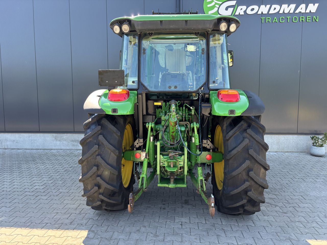 John Deere 5720