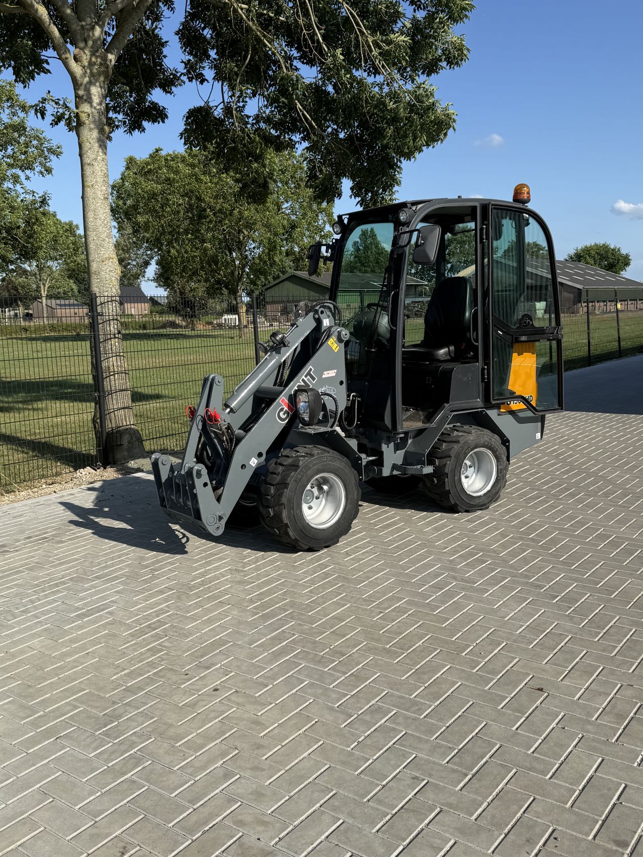 Giant g1500hd met cabine