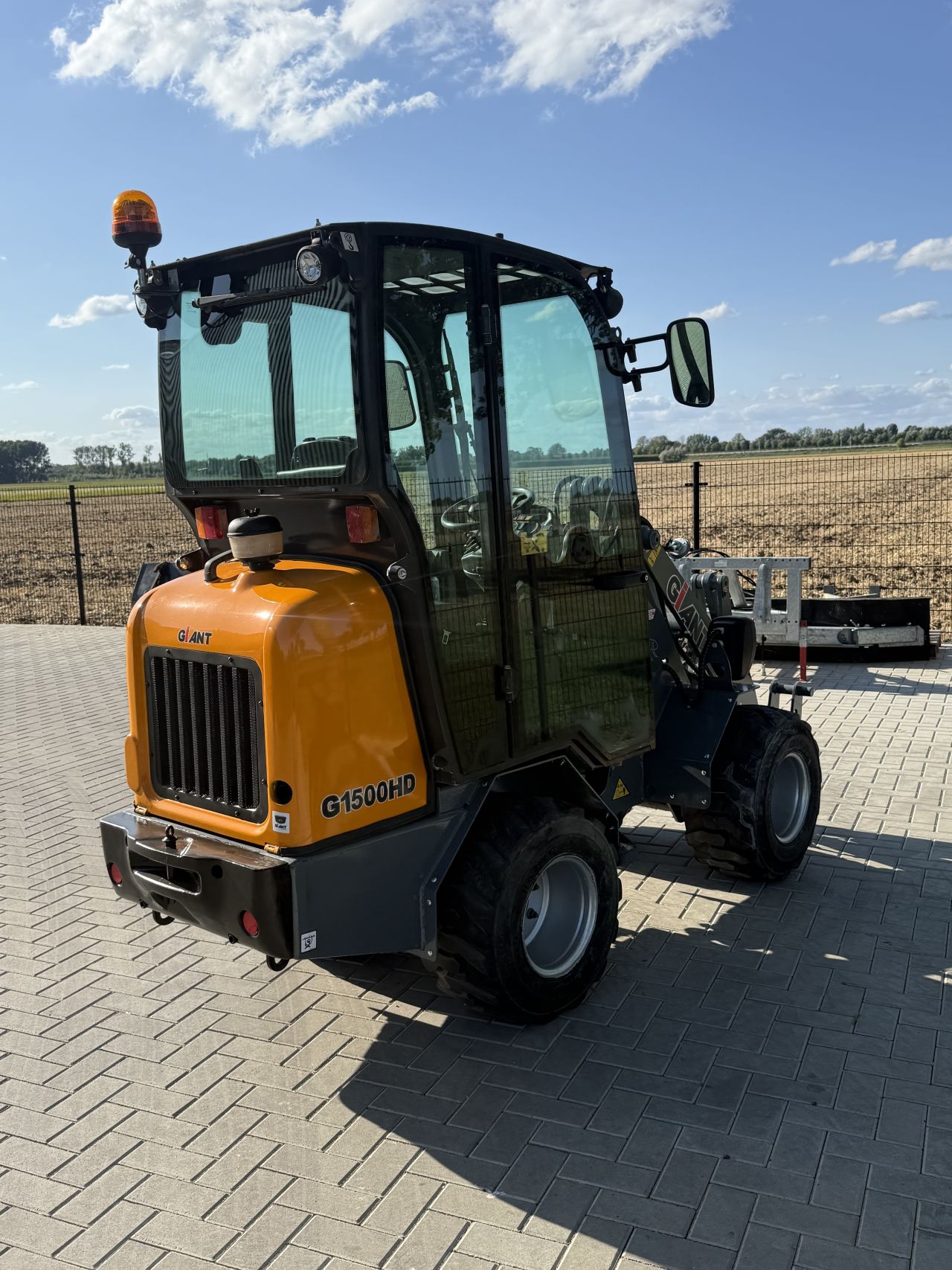 Giant g1500hd met cabine