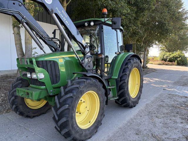 John deere 6320