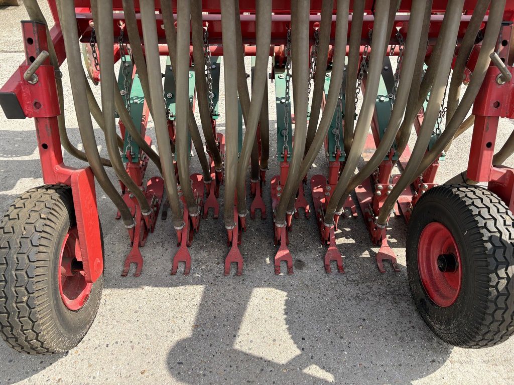 Underhaug 7900 gras doorzaaimachine