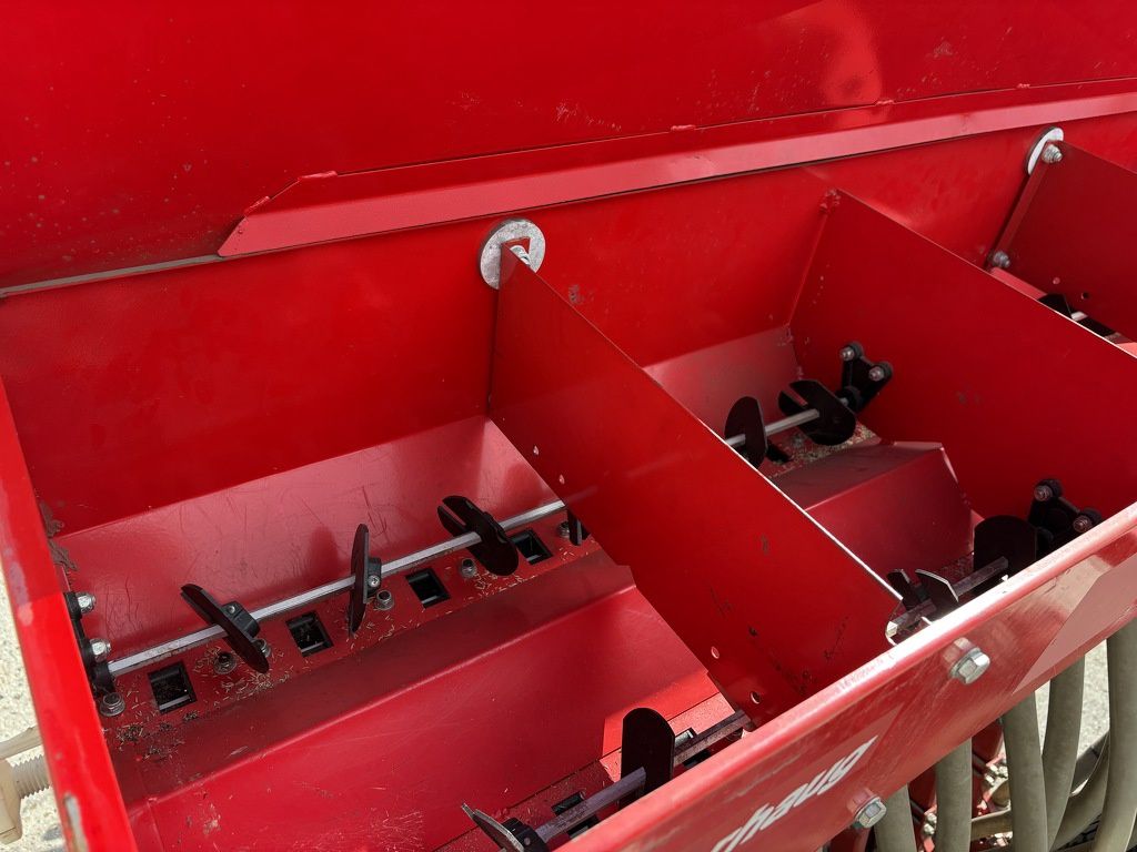 Underhaug 7900 gras doorzaaimachine