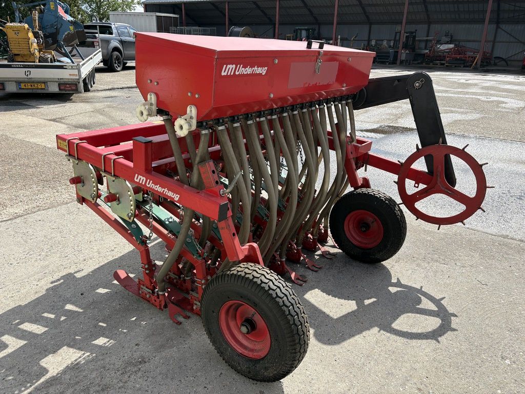 Underhaug 7900 gras doorzaaimachine