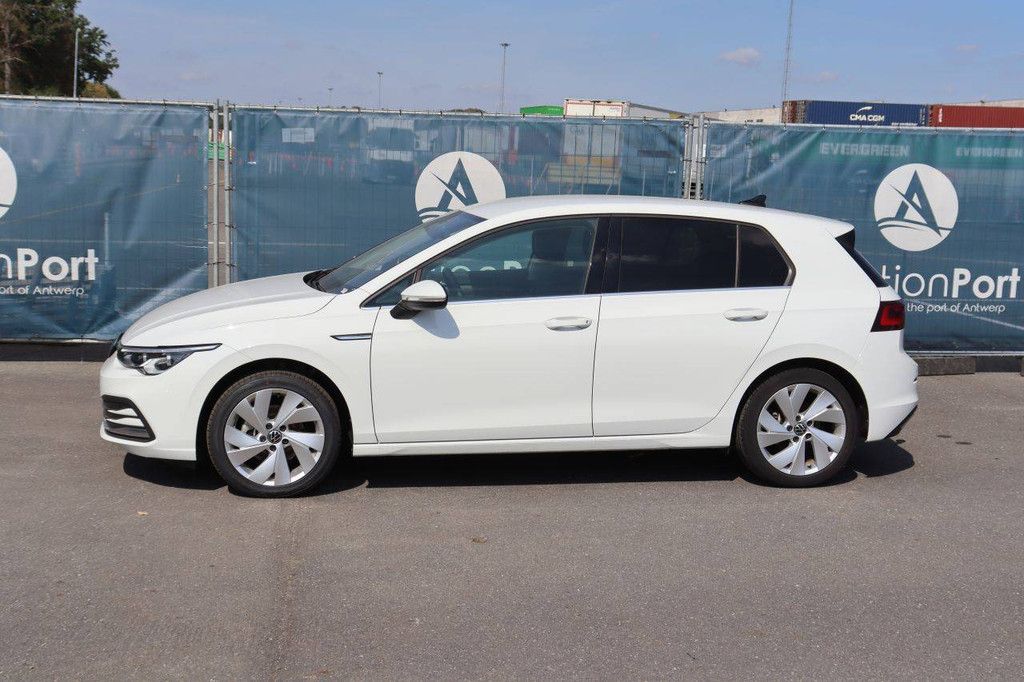 Passenger car Volkswagen Golf VIII Mild-Hybrid Petrol 149hp 2020 (Margin)