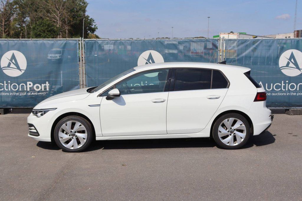 Passenger car Volkswagen Golf VIII Mild-Hybrid Petrol 149hp 2020 (Margin)