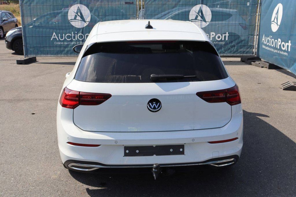 Passenger car Volkswagen Golf VIII Mild-Hybrid Petrol 149hp 2020 (Margin)