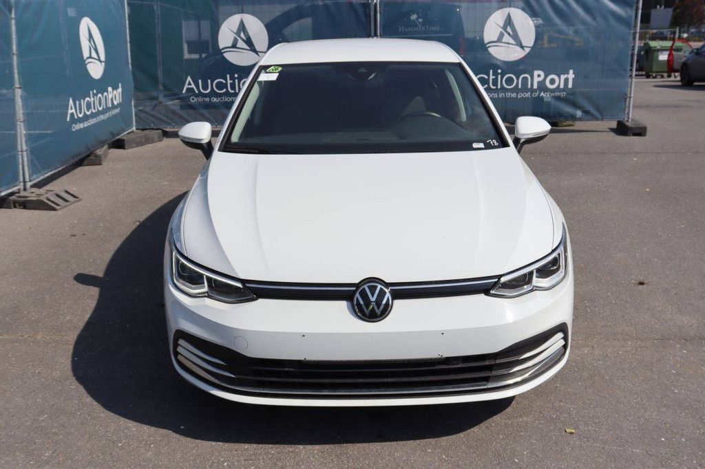 Passenger car Volkswagen Golf VIII Mild-Hybrid Petrol 149hp 2020 (Margin)